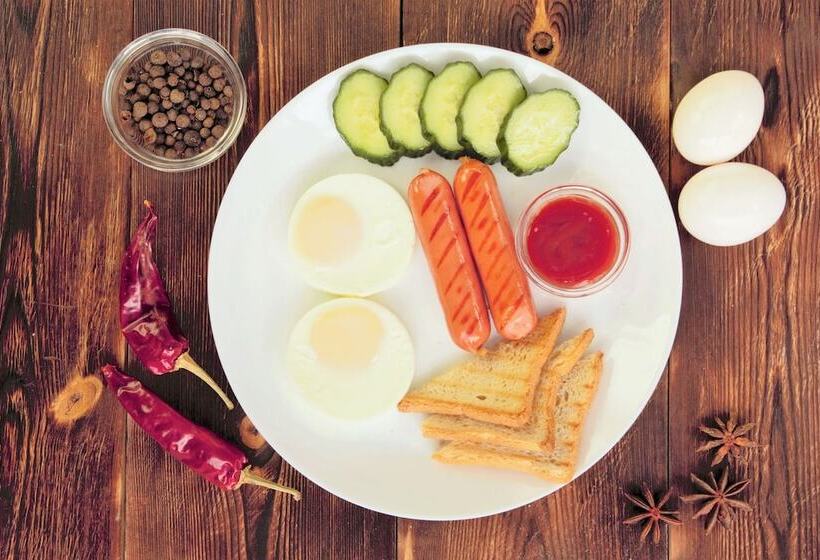 Red Fox Hotel In The Center