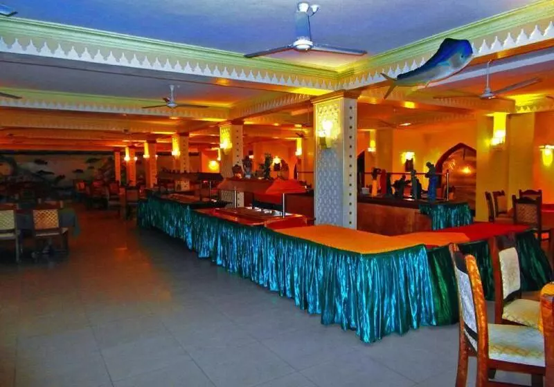 Sai Rock Beach Hotel & Spa