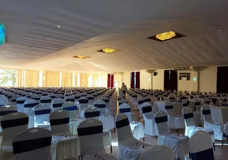 Sai Rock Beach Hotel & Spa