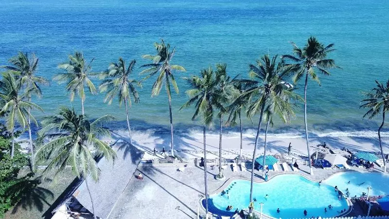 Sai Rock Beach Hotel & Spa