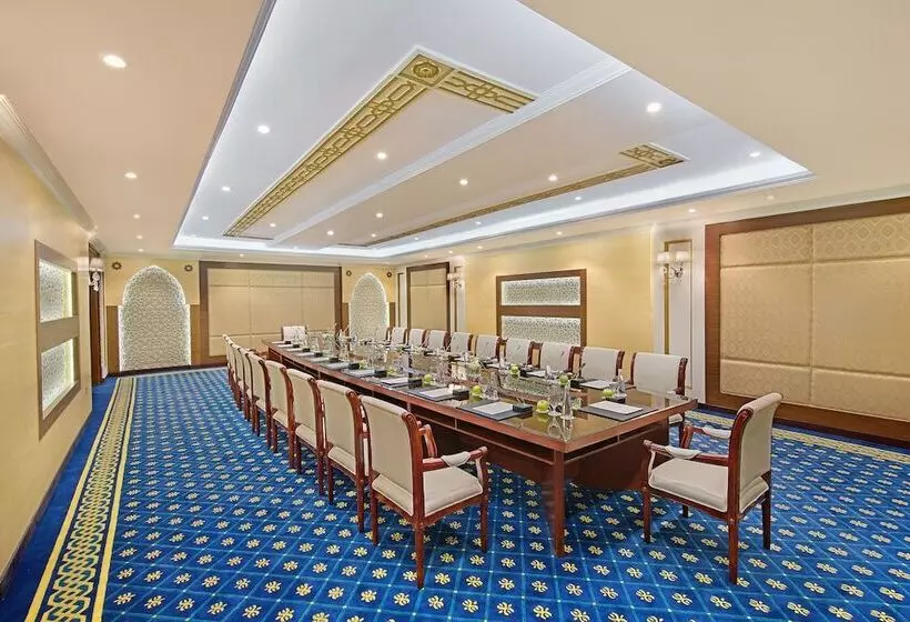 هتل Ezdan Residence