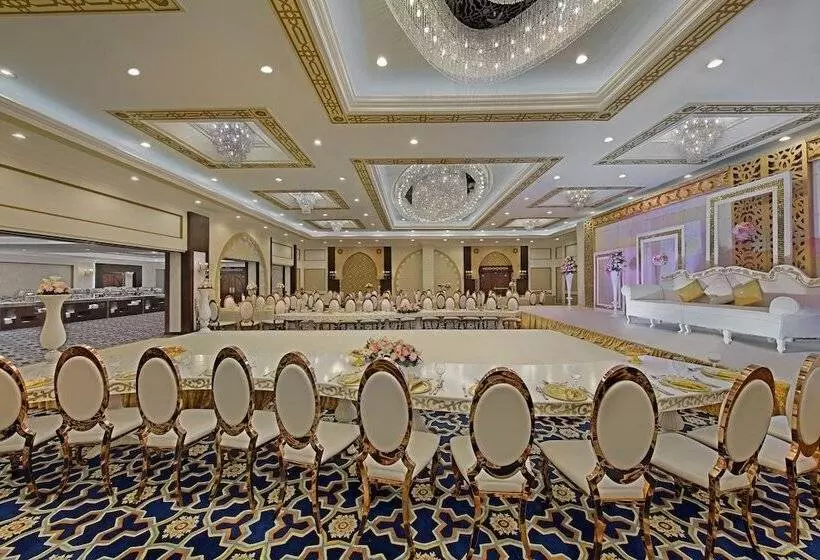 هتل Ezdan Residence