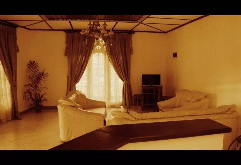 هتل Bougain Villa By Tree