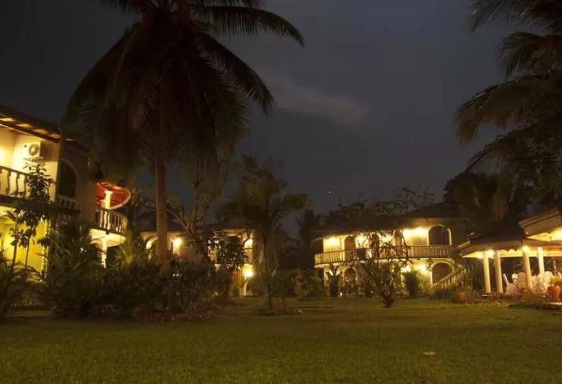 هتل Bougain Villa By Tree