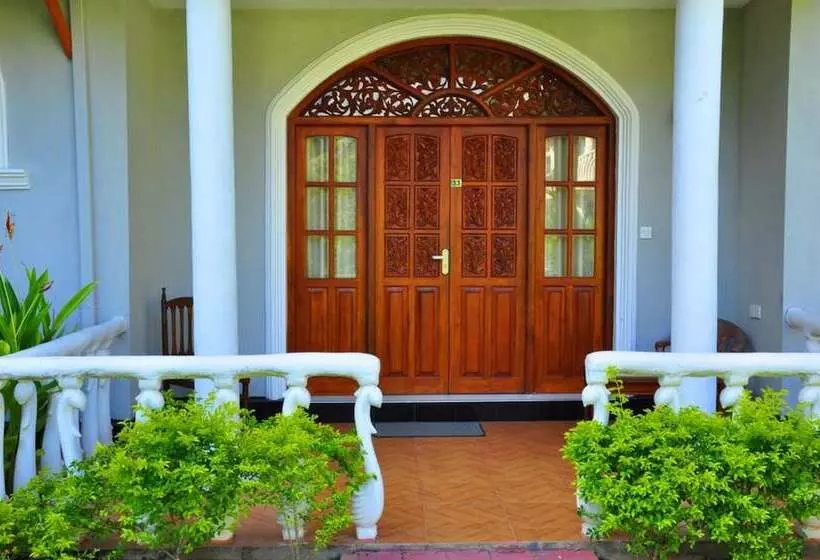 هتل Bougain Villa By Tree