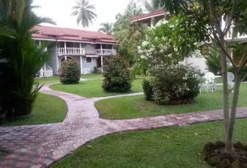هتل Bougain Villa By Tree