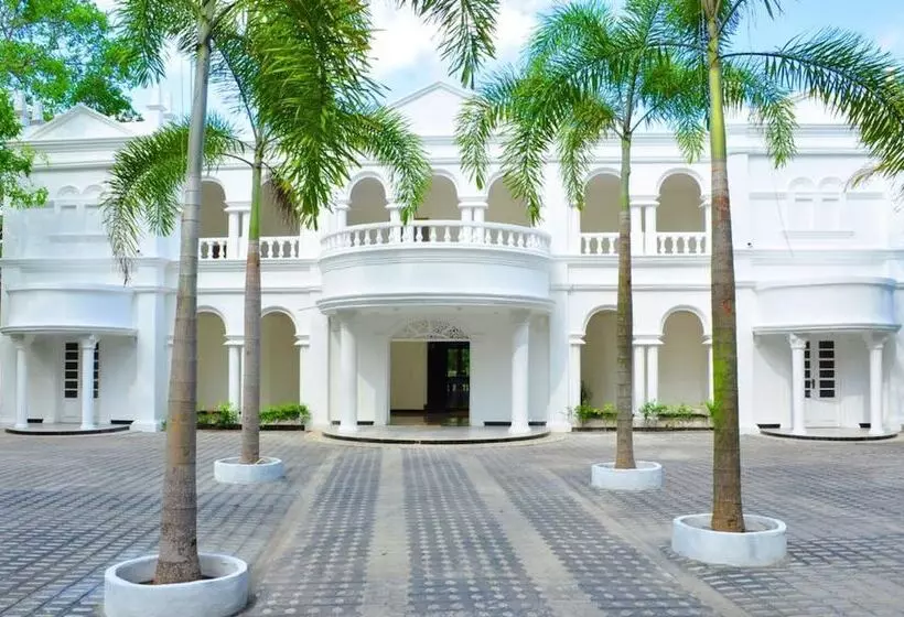 هتل Bougain Villa By Tree