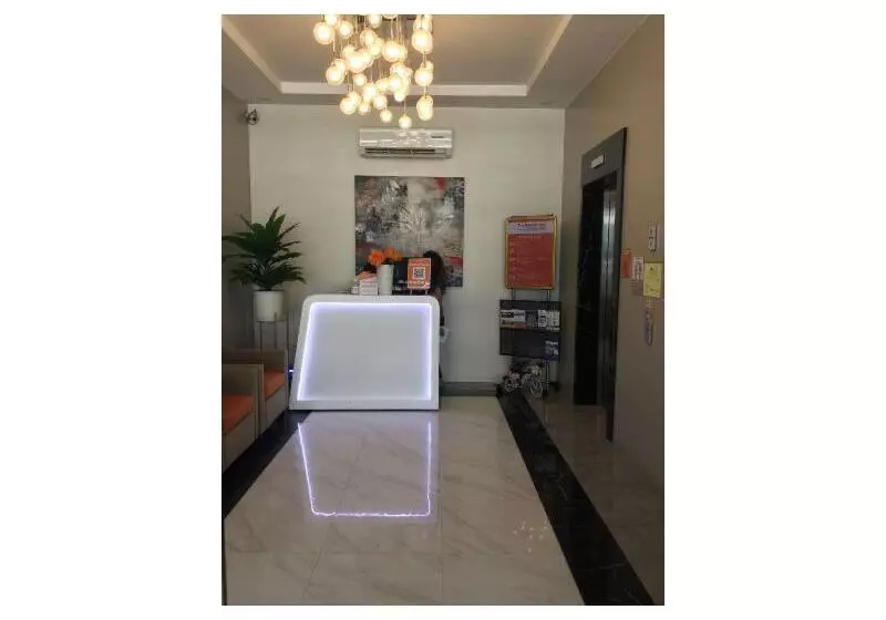 هتل Capital O 804 The Residences At Bonifacio Civic Center