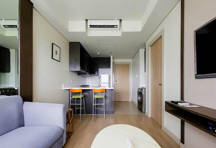 فندق Capital O 804 The Residences At Bonifacio Civic Center