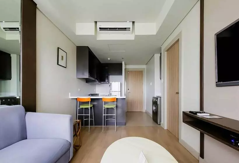 هتل Capital O 804 The Residences At Bonifacio Civic Center
