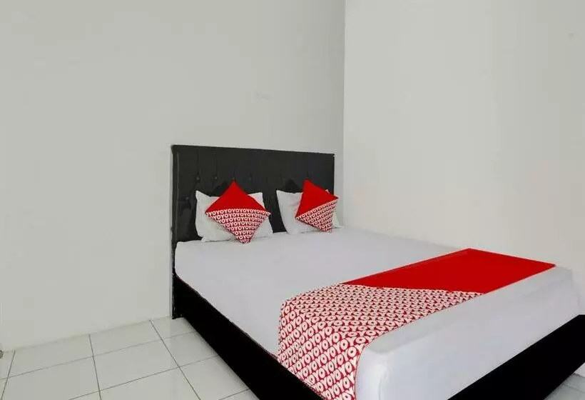 ホテル Reddoorz Near Bigmall Samarinda 2