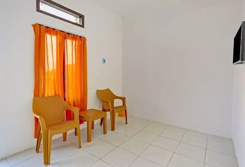 ホテル Reddoorz Near Bigmall Samarinda 2