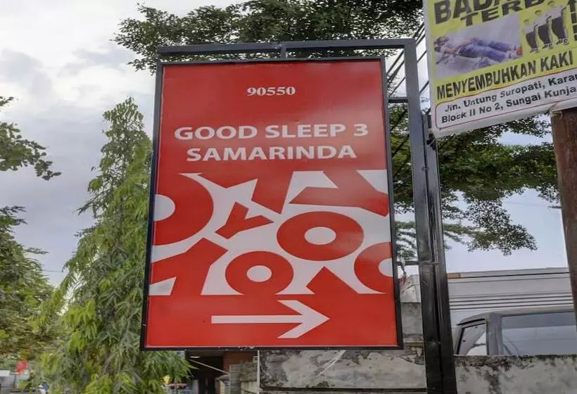 ホテル Reddoorz Near Bigmall Samarinda 2