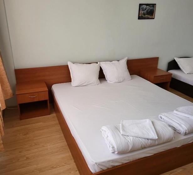 Отель Provans Famili