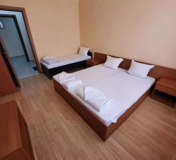 Hotelli Provans Famili