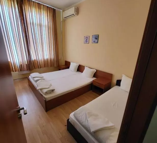 Hotelli Provans Famili