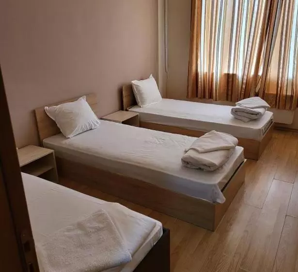 Hotelli Provans Famili