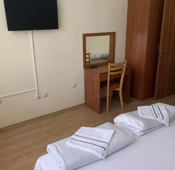 Hotelli Provans Famili