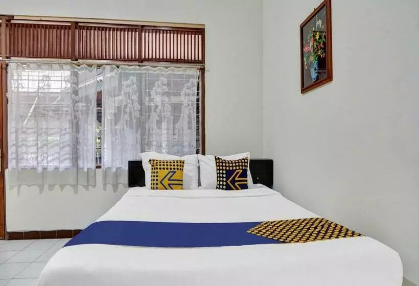 ホテル Spot On 90539 Taman Borobudur Guest House Syariah
