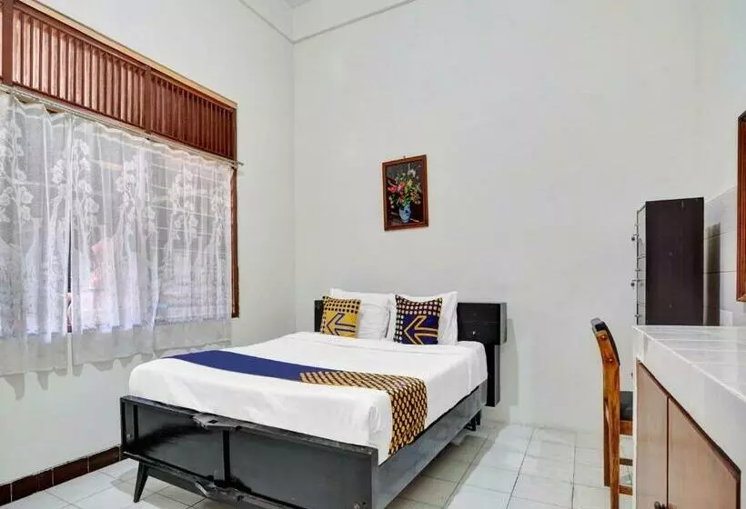 ホテル Spot On 90539 Taman Borobudur Guest House Syariah