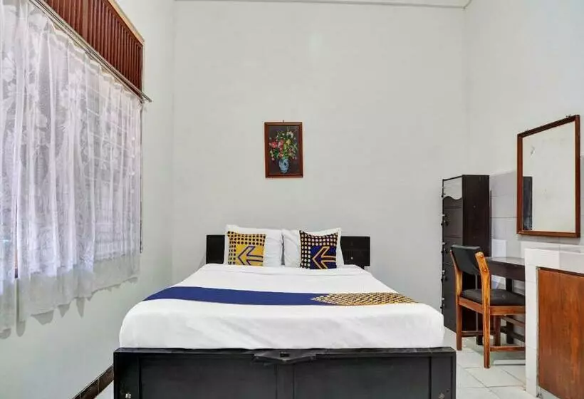 ホテル Spot On 90539 Taman Borobudur Guest House Syariah