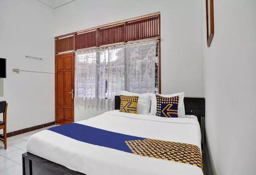 ホテル Spot On 90539 Taman Borobudur Guest House Syariah