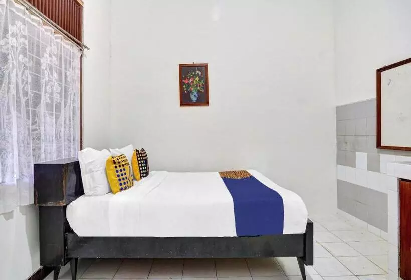 ホテル Spot On 90539 Taman Borobudur Guest House Syariah