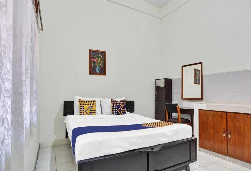 בית מלון כפרי Spot On 90539 Taman Borobudur Guest House Syariah