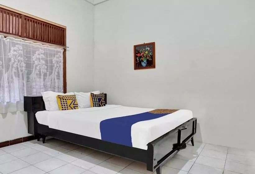 ホテル Spot On 90539 Taman Borobudur Guest House Syariah