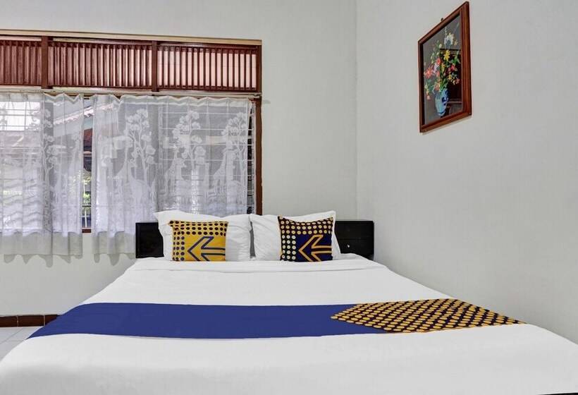 בית מלון כפרי Spot On 90539 Taman Borobudur Guest House Syariah