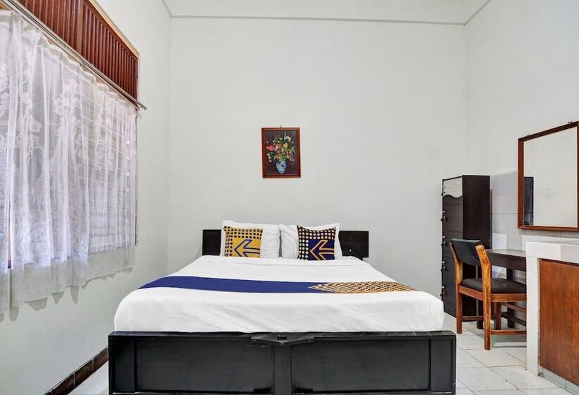 בית מלון כפרי Spot On 90539 Taman Borobudur Guest House Syariah