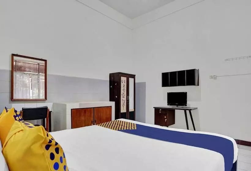 ホテル Spot On 90539 Taman Borobudur Guest House Syariah