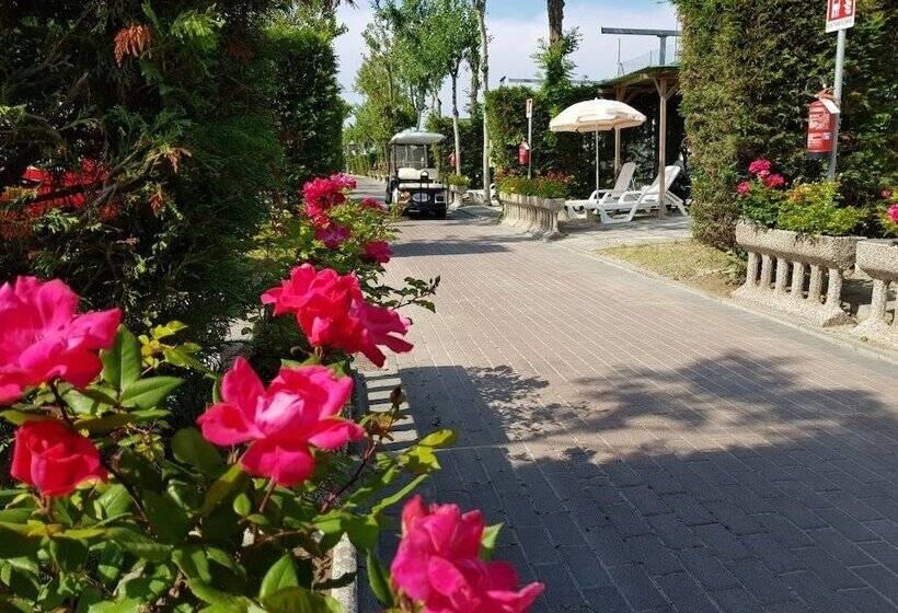 هتل Villaggio Camping Europa