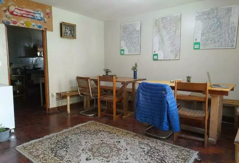 تختخواب و صبحانه Qumir Packers