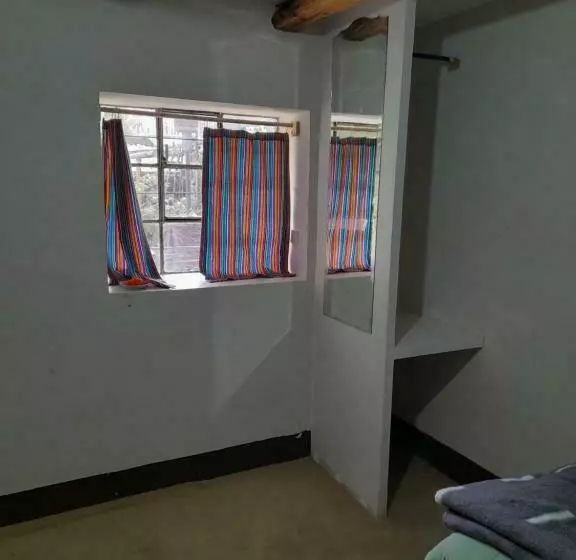 تختخواب و صبحانه Qumir Packers