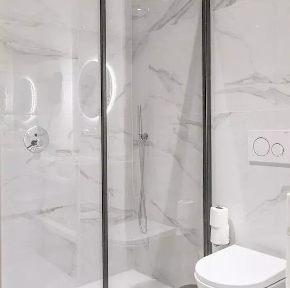 ホテル Omid Saldanha