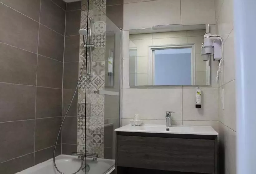 Hotelli Logis Hôtel Auberge De L Allagnonette