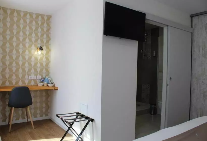 Hotelli Logis Hôtel Auberge De L Allagnonette