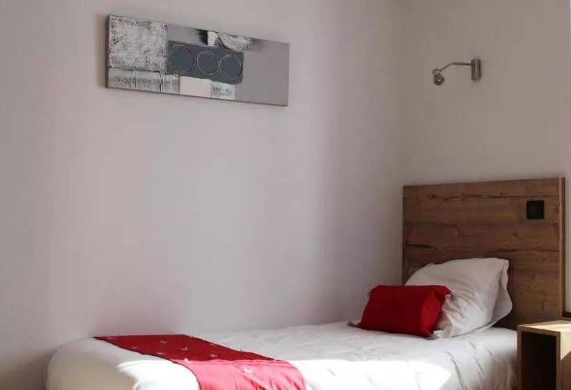 Hotelli Logis Hôtel Auberge De L Allagnonette