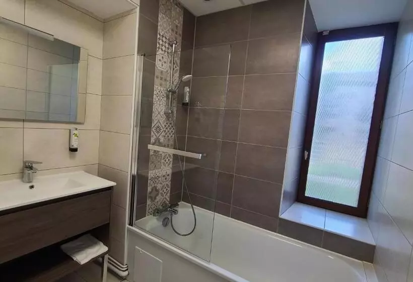 Hotelli Logis Hôtel Auberge De L Allagnonette