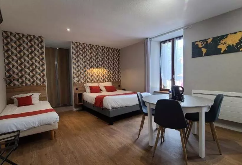 Hotelli Logis Hôtel Auberge De L Allagnonette