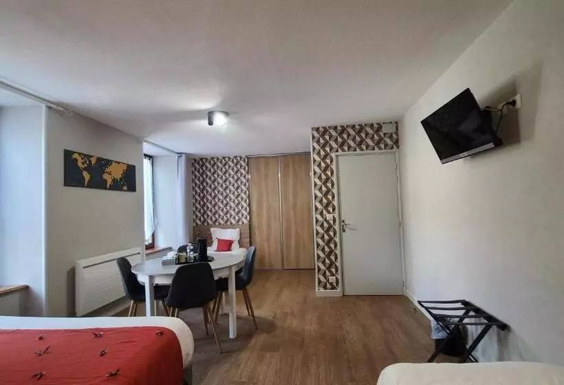 Hotelli Logis Hôtel Auberge De L Allagnonette