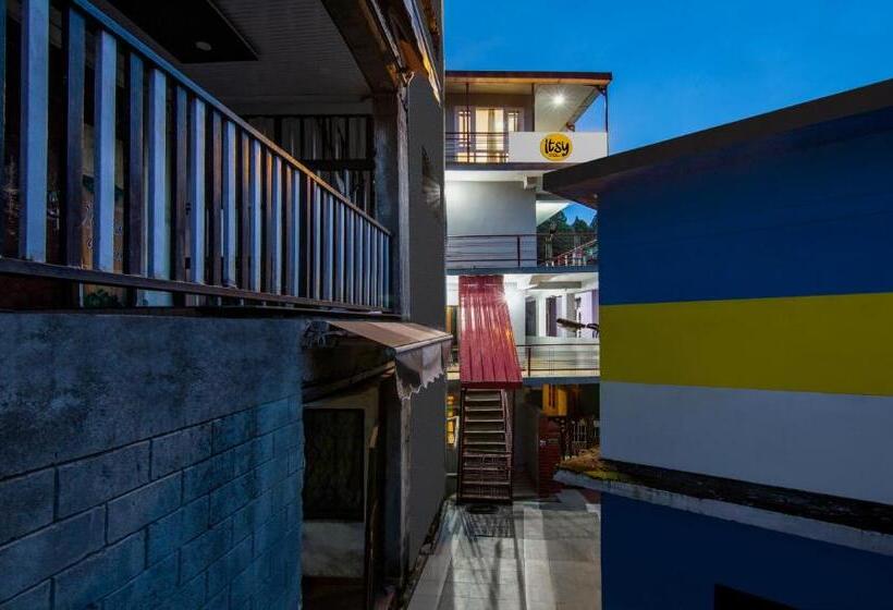 בית מלון כפרי Hmvr