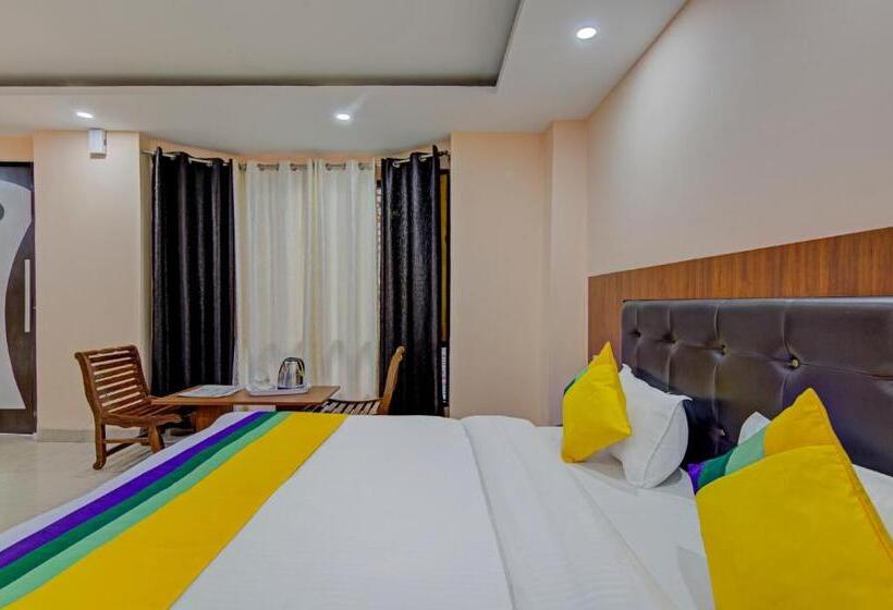 בית מלון כפרי Hmvr