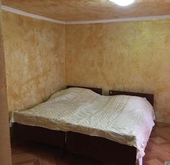 پانسیون Batumi House