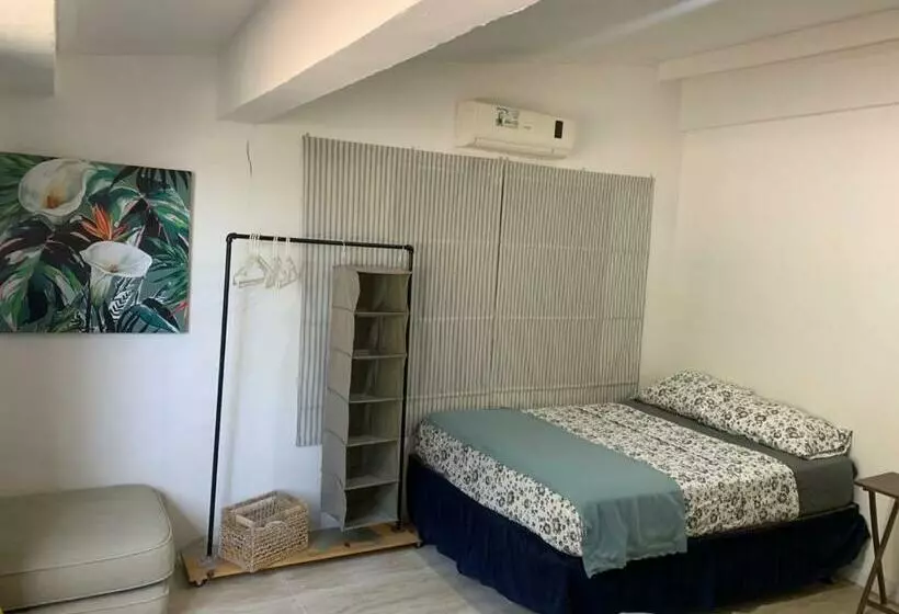 ペンション Joebi S House Walking Distance To Rocky Cay Beach Ideal For Families Or Groups