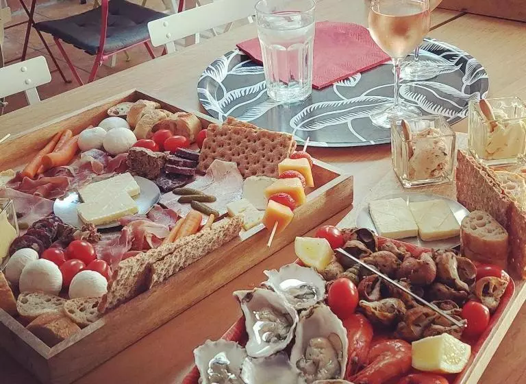 Majatalo La Loge Du Grand Cèdre, Chambre D'hôtes Socosy