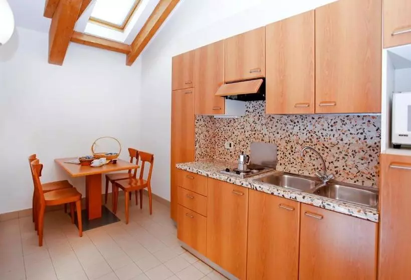 Aparthotel Englovacanze