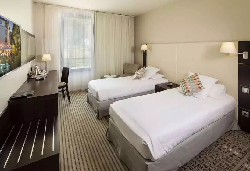 Hotel Mercure Aix En Provence La Duranne Gare Tgv