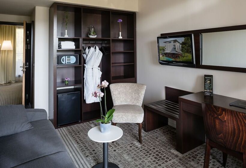 هتل Mercure Aix En Provence La Duranne Gare Tgv